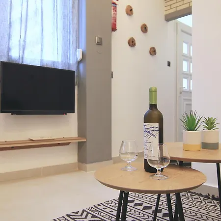 Apartment Avra