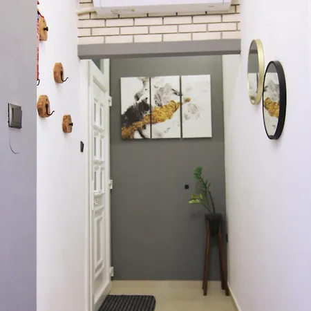 Apartment Avra *