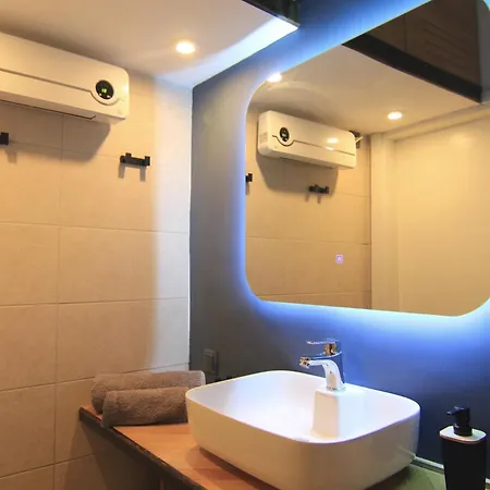 Avra Apartment *